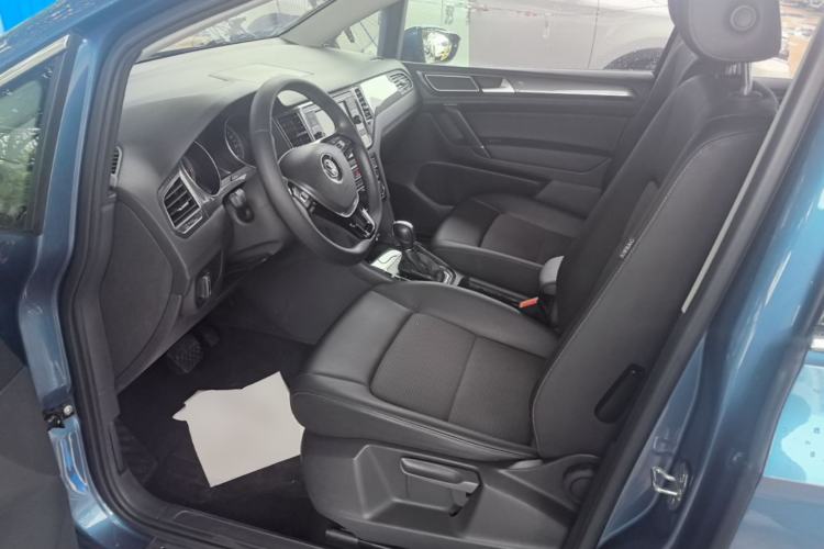 Used Volkswagen Golf Sportsvan 2018 230TSI Automatic Trend Edition Left Front Seat