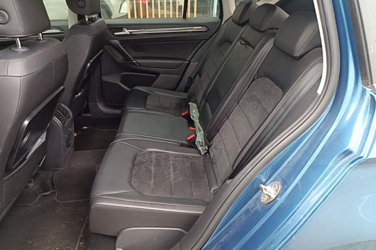 Used Volkswagen Golf Sportsvan 2018 280TSI Automatic Flagship Model Left Rear Seat