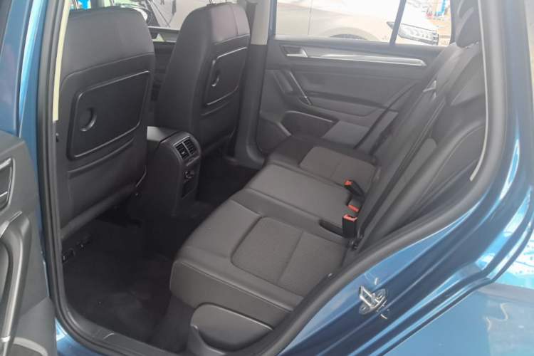 Used Volkswagen Golf Sportsvan 2018 230TSI Automatic Trend Edition Left Rear Seat