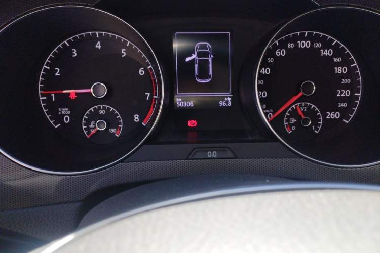 Used Volkswagen Golf Sportsvan 2018 230TSI Automatic Trend Edition Odometer Close Up