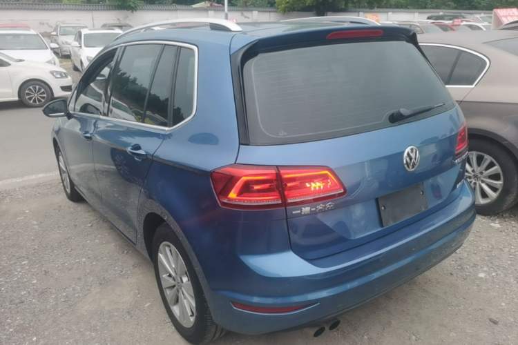 Used Volkswagen Golf Sportsvan 2018 230TSI Manual Entry-Level Model Rear Left 45 Deg