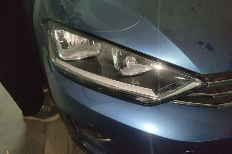 Used Volkswagen Golf Sportsvan 2018 280TSI Automatic Luxury Model Right Front Headlight