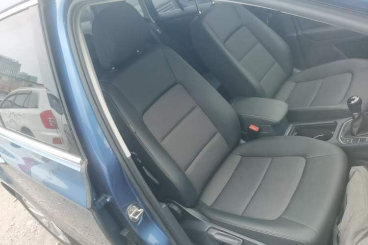 Used Volkswagen Golf Sportsvan 2018 230TSI Manual Entry-Level Model Right Front Seat