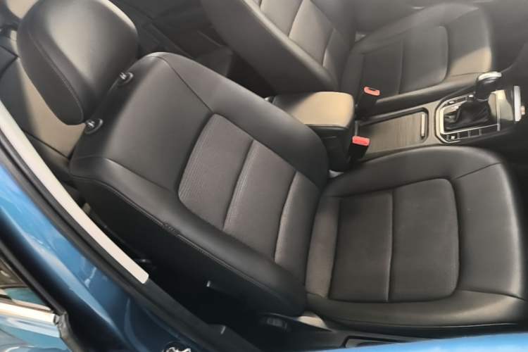 Used Volkswagen Golf Sportsvan 2018 230TSI Automatic Trend Edition Right Front Seat
