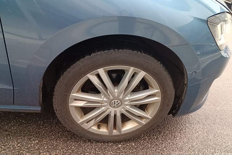 Used Volkswagen Golf Sportsvan 2018 280TSI Automatic Flagship Model Right Front Wheel Hub