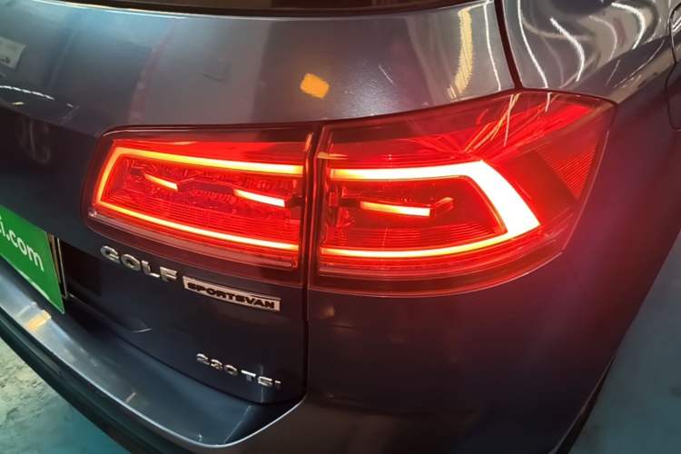 Used Volkswagen Golf Sportsvan 2018 230TSI Automatic Trend Edition Right Rear Taillight