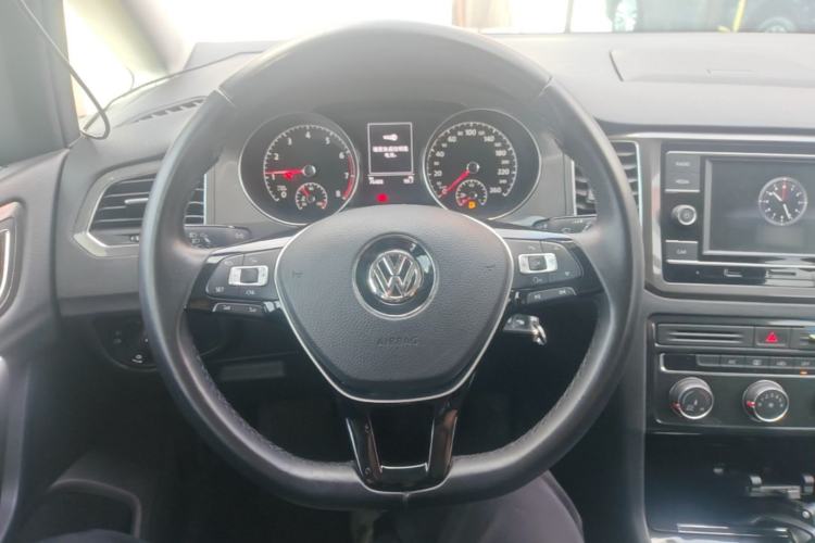 Used Volkswagen Golf Sportsvan 2018 230TSI Manual Entry-Level Model Steering Wheel