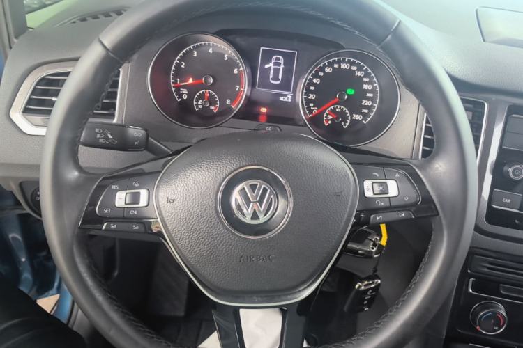 Used Volkswagen Golf Sportsvan 2018 230TSI Automatic Trend Edition Steering Wheel