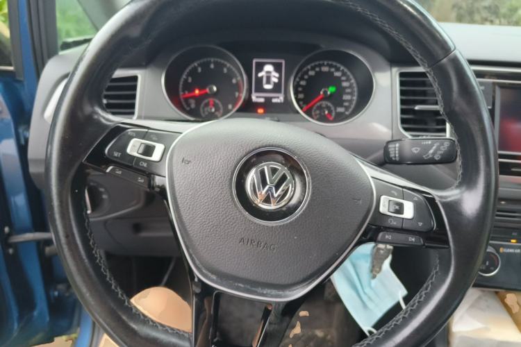 Used Volkswagen Golf Sportsvan 2018 230TSI Automatic Trend Edition Steering Wheel