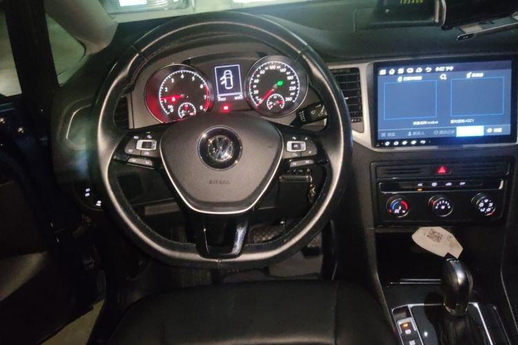Used Volkswagen Golf Sportsvan 2018 230TSI Automatic Trend Edition Steering Wheel
