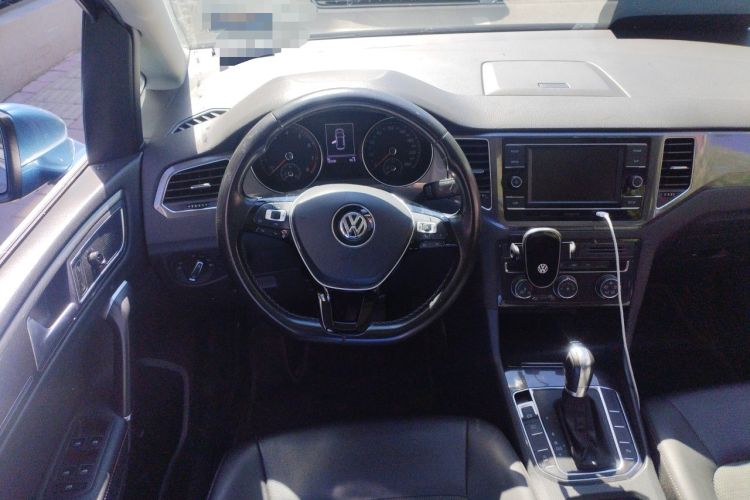 Used Volkswagen Golf Sportsvan 2018 230TSI Automatic Trend Edition Steering Wheel