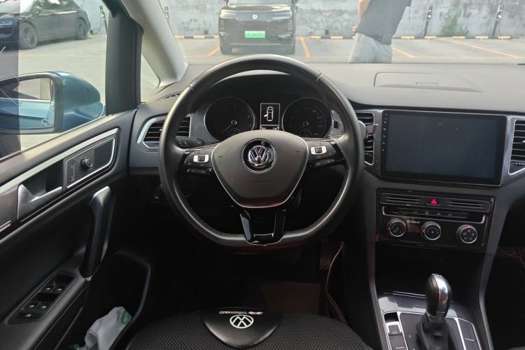 Used Volkswagen Golf Sportsvan 2018 230TSI Automatic Trend Edition Steering Wheel