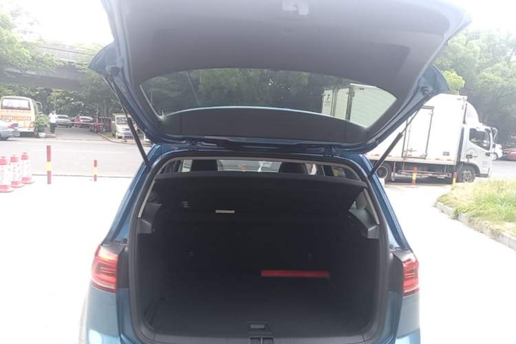 Used Volkswagen Golf Sportsvan 2018 280TSI Automatic Flagship Model Trunk