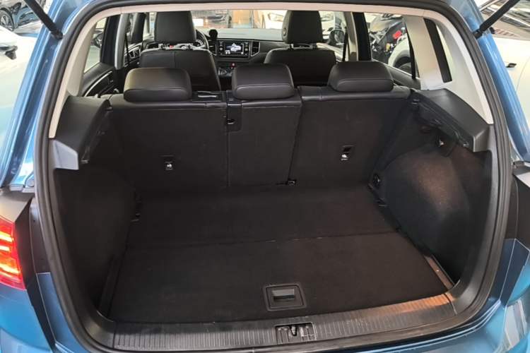 Used Volkswagen Golf Sportsvan 2018 230TSI Automatic Trend Edition Trunk