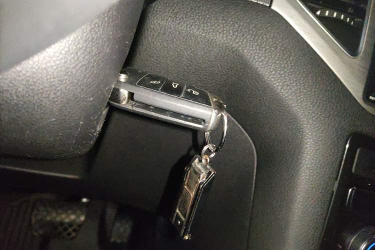 Used Volkswagen Golf Sportsvan 2018 230TSI Automatic Trend Edition Vehicle Key