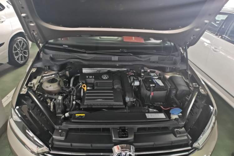 Used Volkswagen Golf Sportsvan 2018 280TSI Automatic Luxury Model Engine Bay