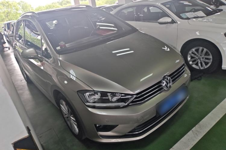 Used Volkswagen Golf Sportsvan 2018 280TSI Automatic Luxury Model Front Right 45 Deg