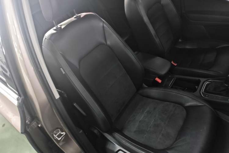 Used Volkswagen Golf Sportsvan 2018 280TSI Automatic Luxury Model Right Front Seat