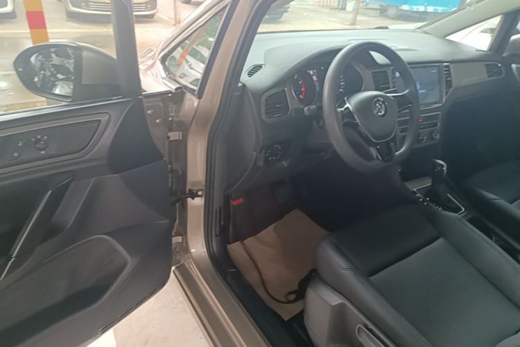 Used Volkswagen Golf Sportsvan 2018 1.6L Automatic Comfort Model Driver Seat