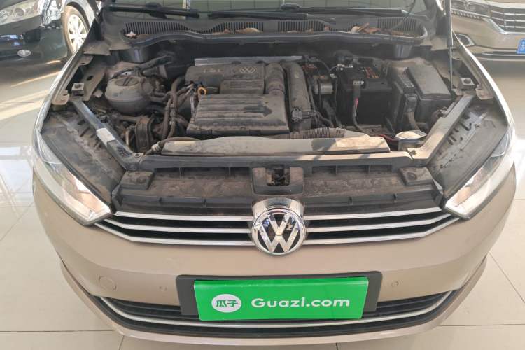 Used Volkswagen Golf Sportsvan 2018 230TSI Automatic Luxury Model Engine Bay