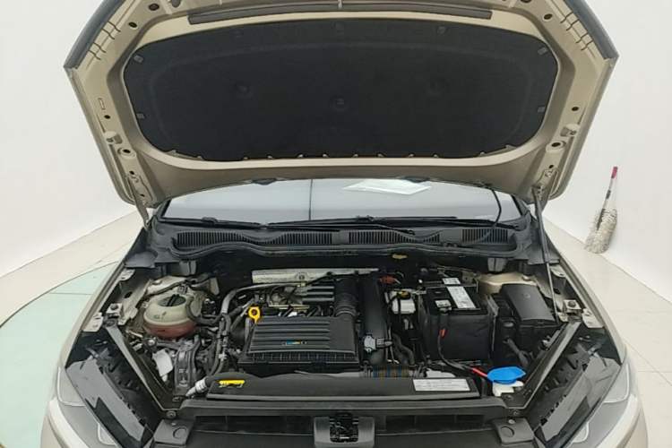 Used Volkswagen Golf Sportsvan 2018 230TSI Automatic Trend Edition Engine Bay