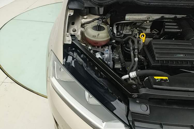 Used Volkswagen Golf Sportsvan 2018 230TSI Automatic Trend Edition Engine Bay Right