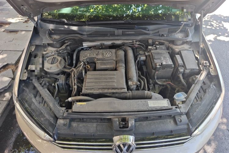 Used Volkswagen Golf Sportsvan 2018 230TSI Automatic Trend Edition Engine Bay