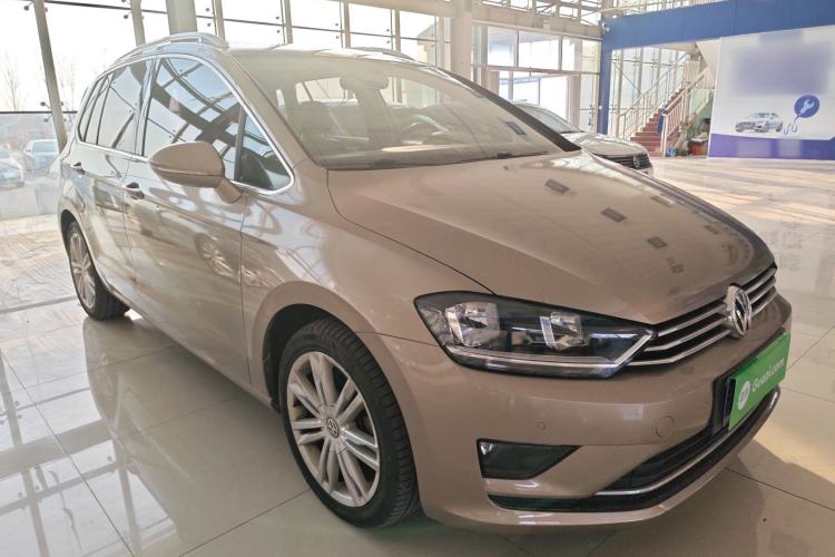 Used Volkswagen Golf Sportsvan 2018 230TSI Automatic Luxury Model Front Right 45 Deg