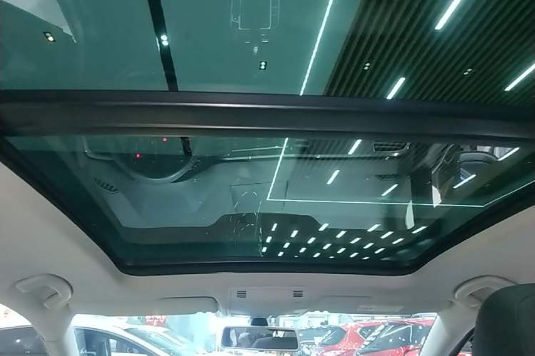 Used Volkswagen Golf Sportsvan 2018 230TSI Automatic Trend Edition Headliner
