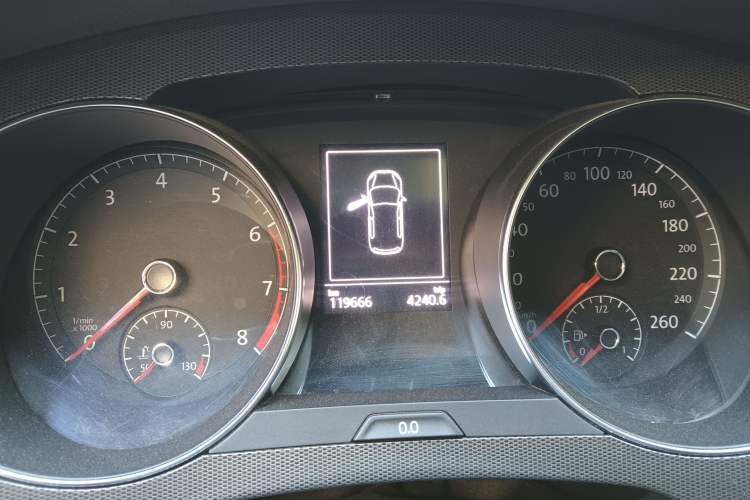 Used Volkswagen Golf Sportsvan 2018 230TSI Automatic Trend Edition Instrument Cluster