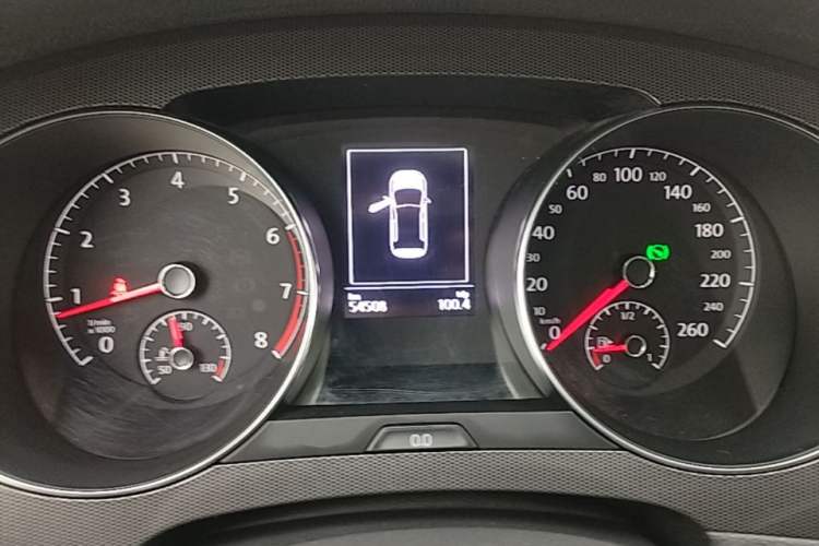 Used Volkswagen Golf Sportsvan 2018 230TSI Automatic Trend Edition Instrument Cluster