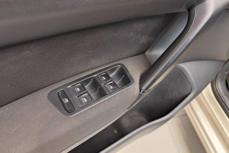 Used Volkswagen Golf Sportsvan 2018 1.6L Automatic Comfort Model Interior 14