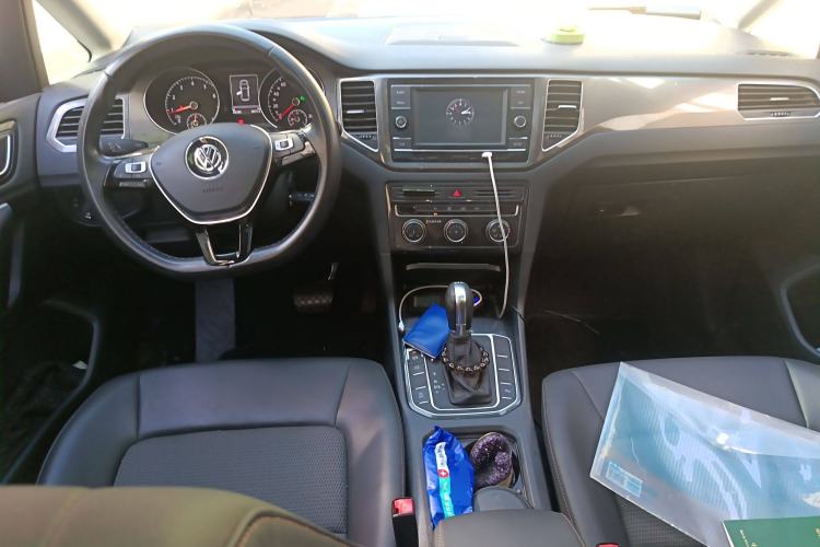 Used Volkswagen Golf Sportsvan 2018 230TSI Automatic Trend Edition Interior 2