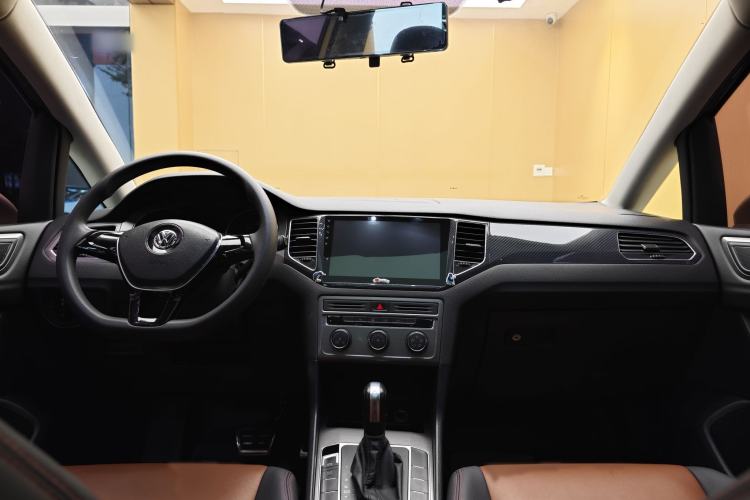 Used Volkswagen Golf Sportsvan 2018 1.6L Automatic Comfort Model Interior 2