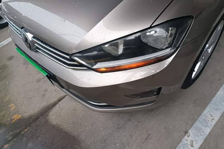 Used Volkswagen Golf Sportsvan 2018 1.6L Automatic Comfort Model Left Front Headlight
