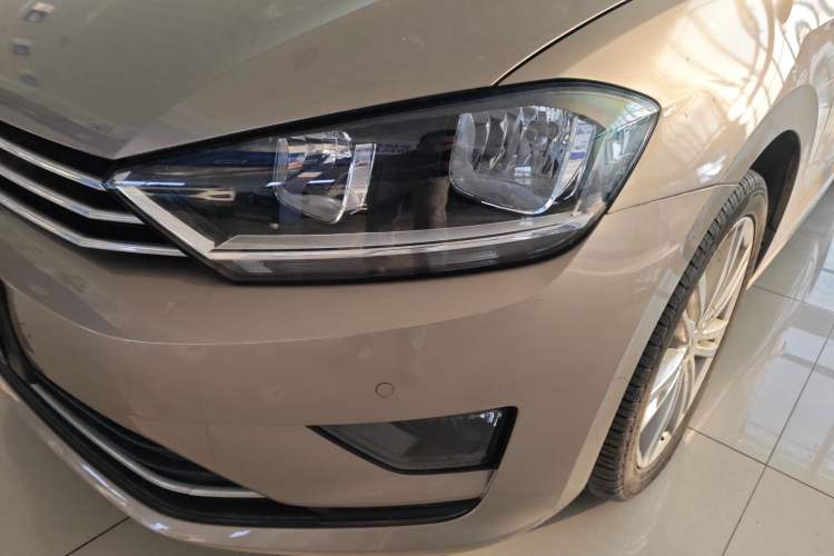 Used Volkswagen Golf Sportsvan 2018 230TSI Automatic Luxury Model Left Front Headlight