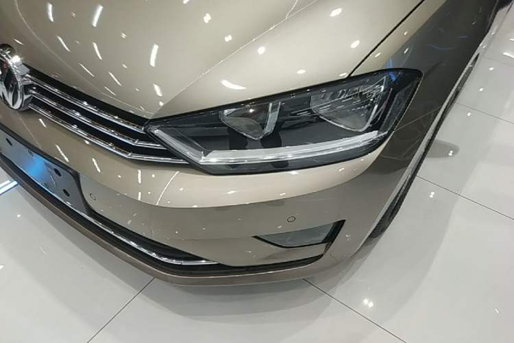 Used Volkswagen Golf Sportsvan 2018 230TSI Automatic Trend Edition Left Front Headlight