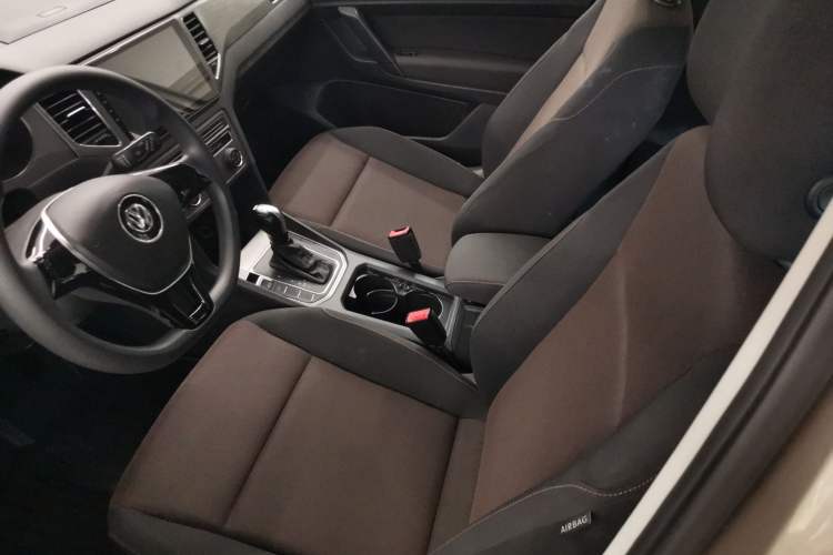 Used Volkswagen Golf Sportsvan 2018 1.6L Automatic Comfort Model Left Front Seat