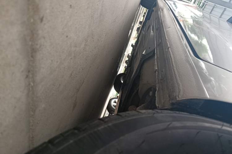 Used Volkswagen Golf Sportsvan 2018 1.6L Automatic Comfort Model Left Side Sill