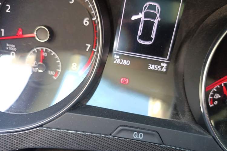 Used Volkswagen Golf Sportsvan 2018 230TSI Automatic Trend Edition Odometer Close Up