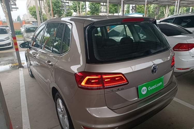 Used Volkswagen Golf Sportsvan 2018 1.6L Automatic Comfort Model Rear Left 45 Deg