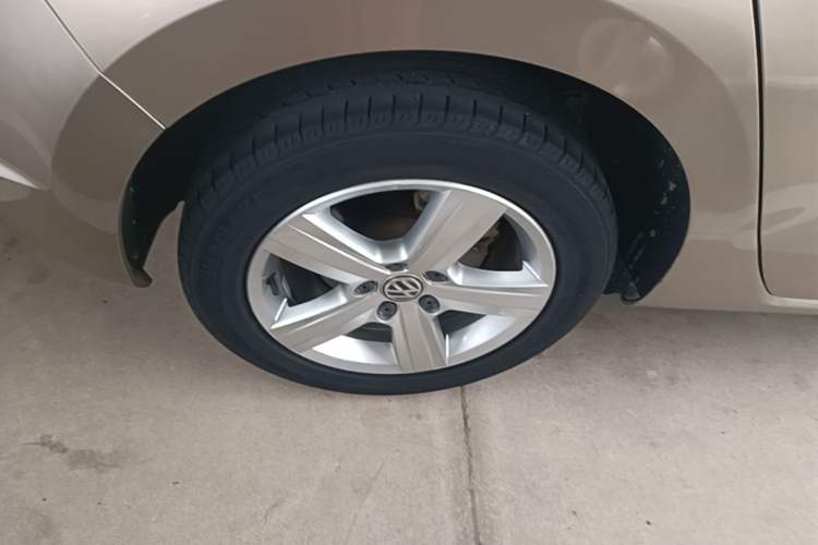 Used Volkswagen Golf Sportsvan 2018 1.6L Automatic Comfort Model Right Rear Wheel Hub