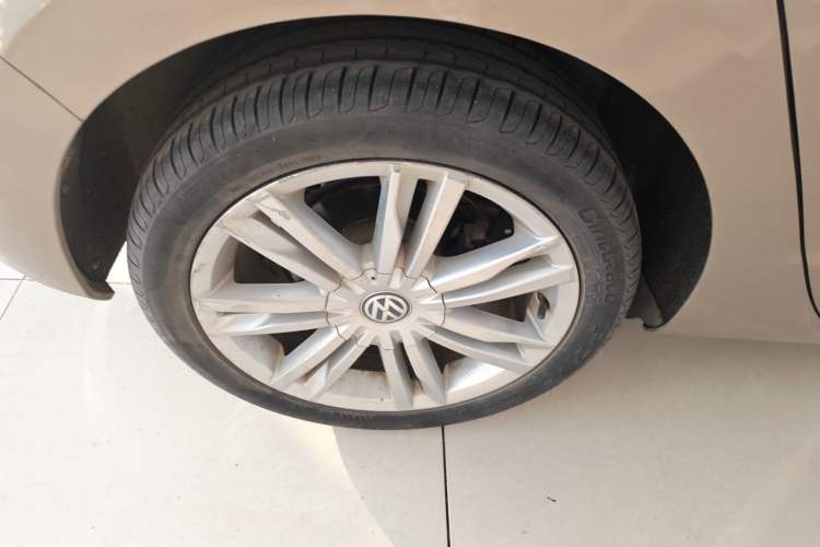 Used Volkswagen Golf Sportsvan 2018 230TSI Automatic Luxury Model Right Rear Wheel Hub