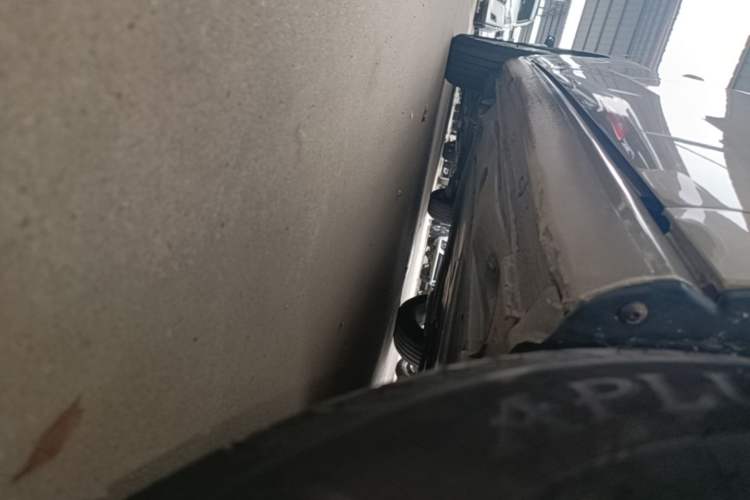 Used Volkswagen Golf Sportsvan 2018 1.6L Automatic Comfort Model Right Side Sill