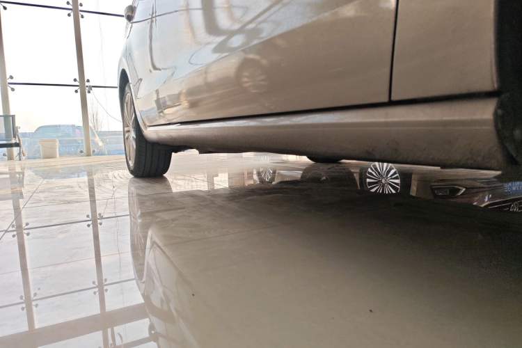 Used Volkswagen Golf Sportsvan 2018 230TSI Automatic Luxury Model Right Side Sill