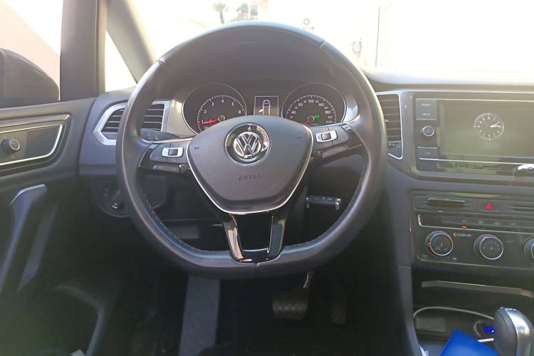 Used Volkswagen Golf Sportsvan 2018 230TSI Automatic Trend Edition Steering Wheel