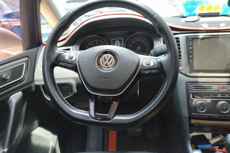Used Volkswagen Golf Sportsvan 2018 230TSI Automatic Trend Edition Steering Wheel