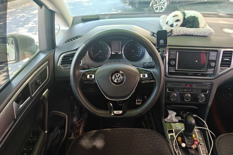 Used Volkswagen Golf Sportsvan 2018 230TSI Automatic Trend Edition Steering Wheel