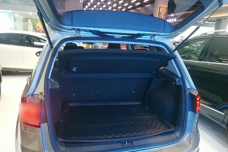 Used Volkswagen Golf Sportsvan 2018 230TSI Automatic Trend Edition Trunk