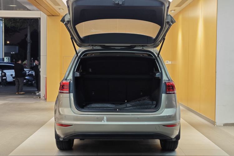 Used Volkswagen Golf Sportsvan 2018 1.6L Automatic Comfort Model Trunk